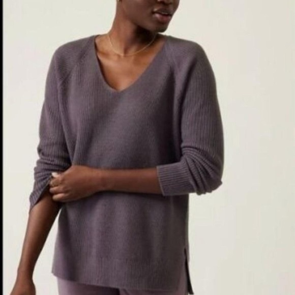 Athleta Sweaters - Athleta Hanover Refined V-Neck Pullover Sweater In Purple Size Large Wool Blend